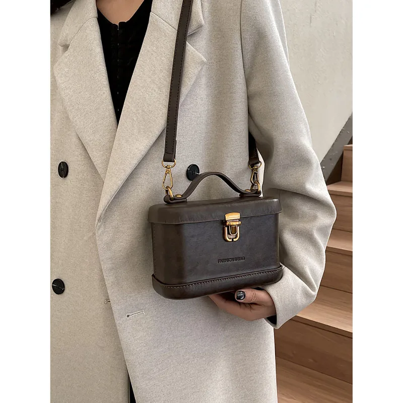 French Retro Handbag Women\'s 2024 Spring New Texture Small Square Bag Korean Version Mini Fashion Single Shoulder Crossbody Bag