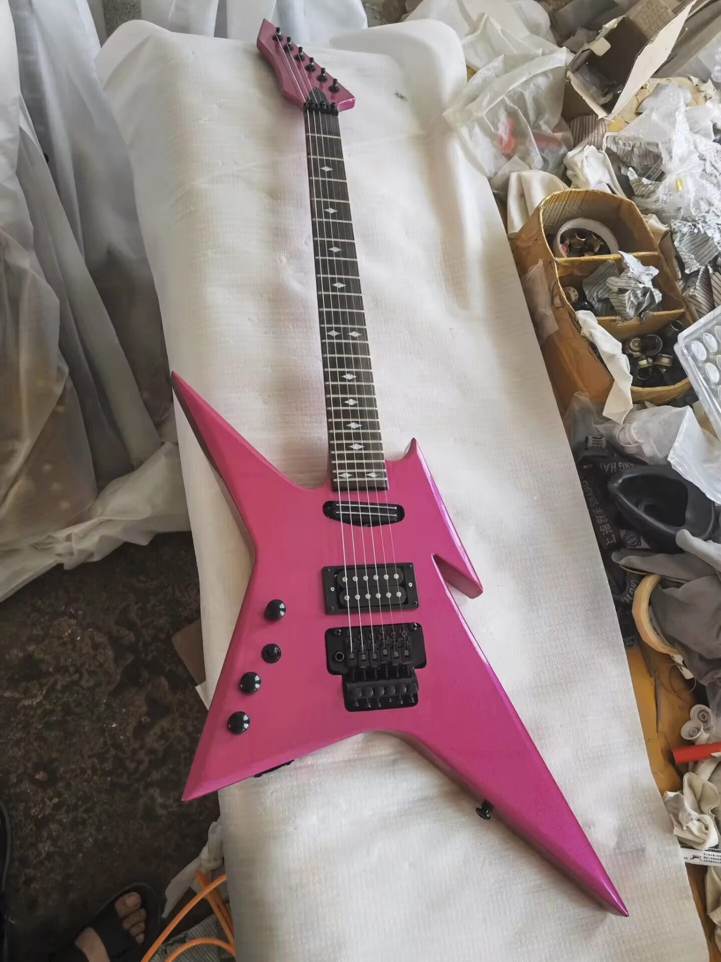 Left-handed Ironbird Electric Guitar Double Locking Tremolo Bridge System Pink 6 String Professional Guitar