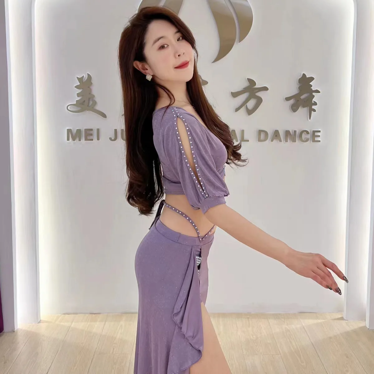 Leichte, luxuriöse Bauchtanz-Übungskleidung, Übungskleidungsset, orientalisches Tanz-Temperament, mittlere Ärmel, Anfänger