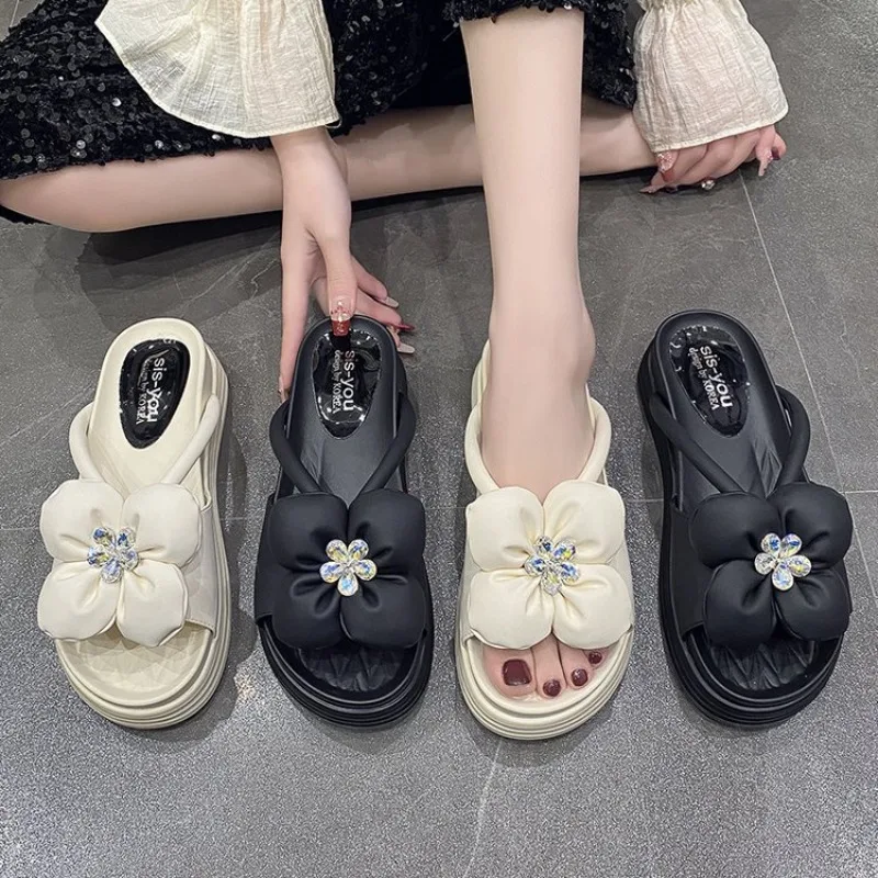 2024 Summer New Net Red Everything with Thick Bottom Temperament Fashion Beach Slippers Tidal Flower Slippers Women Wear Outside