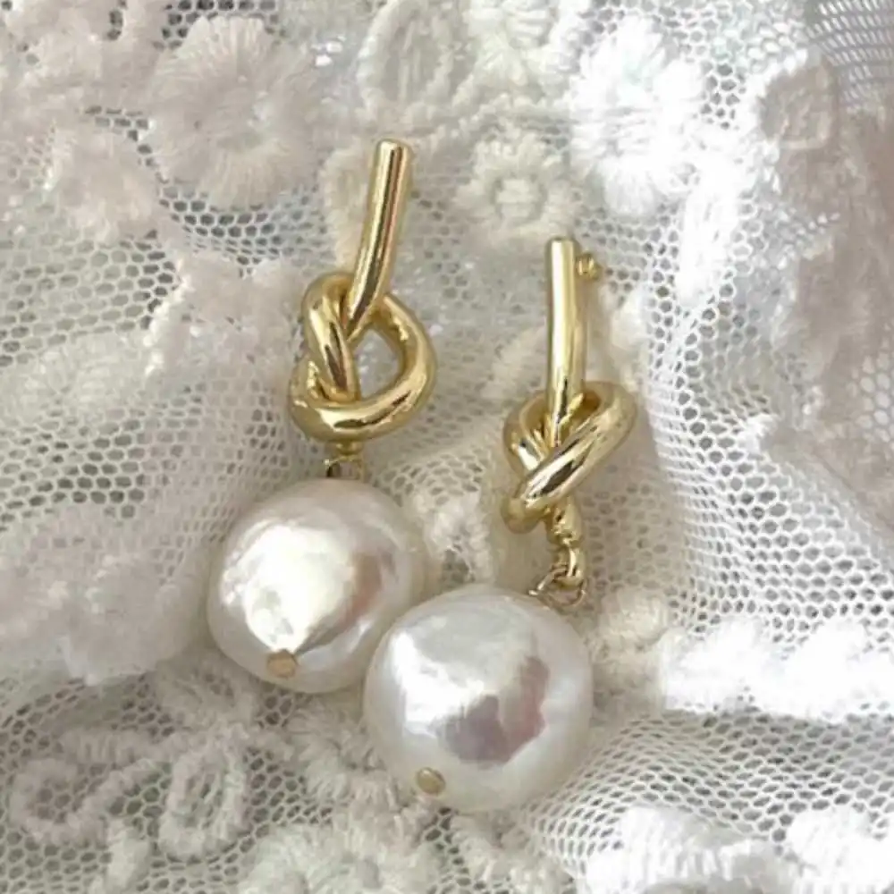 

Natural White pearl pendant 18K gold plated twist earrings Fashion Christmas Gift