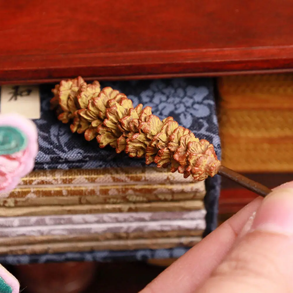 2Pcs Miniature 1:12 Scale Dollhouse Duster and Palm Leaf Fan Set Realistic Tiny Cleaning Tools for Miniature House Decor