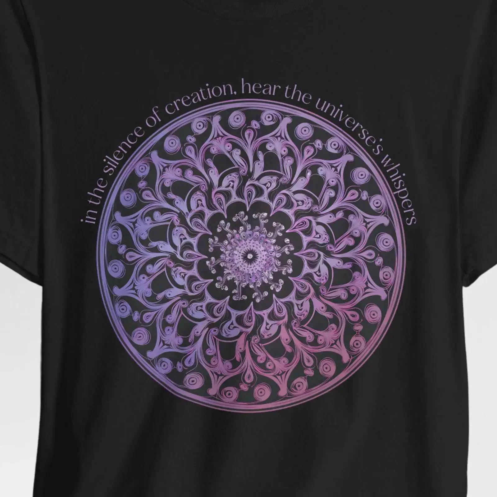 T-shirt violet Mandala avec affirmation spirituelle, vibrations positives, méditation, pleine conscience, murmure de l'univers, haut inspirant vintage