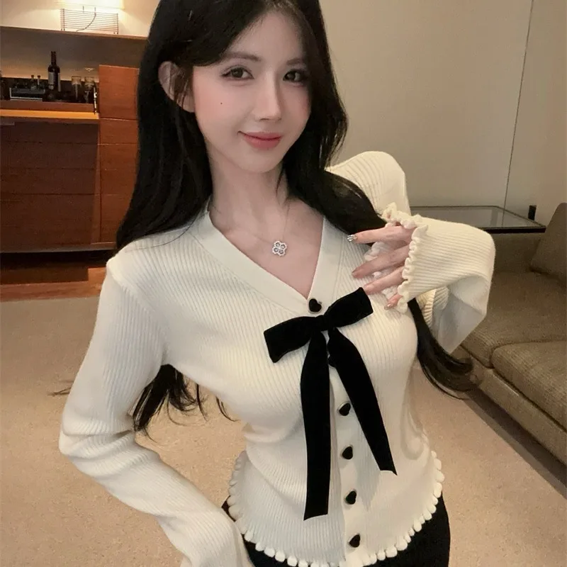 스위트 노트 하트 블루 V넥 슬림 니트 스웨터 트렌디 여성 패션 가을 겨울 신상 이너웨어 롱...