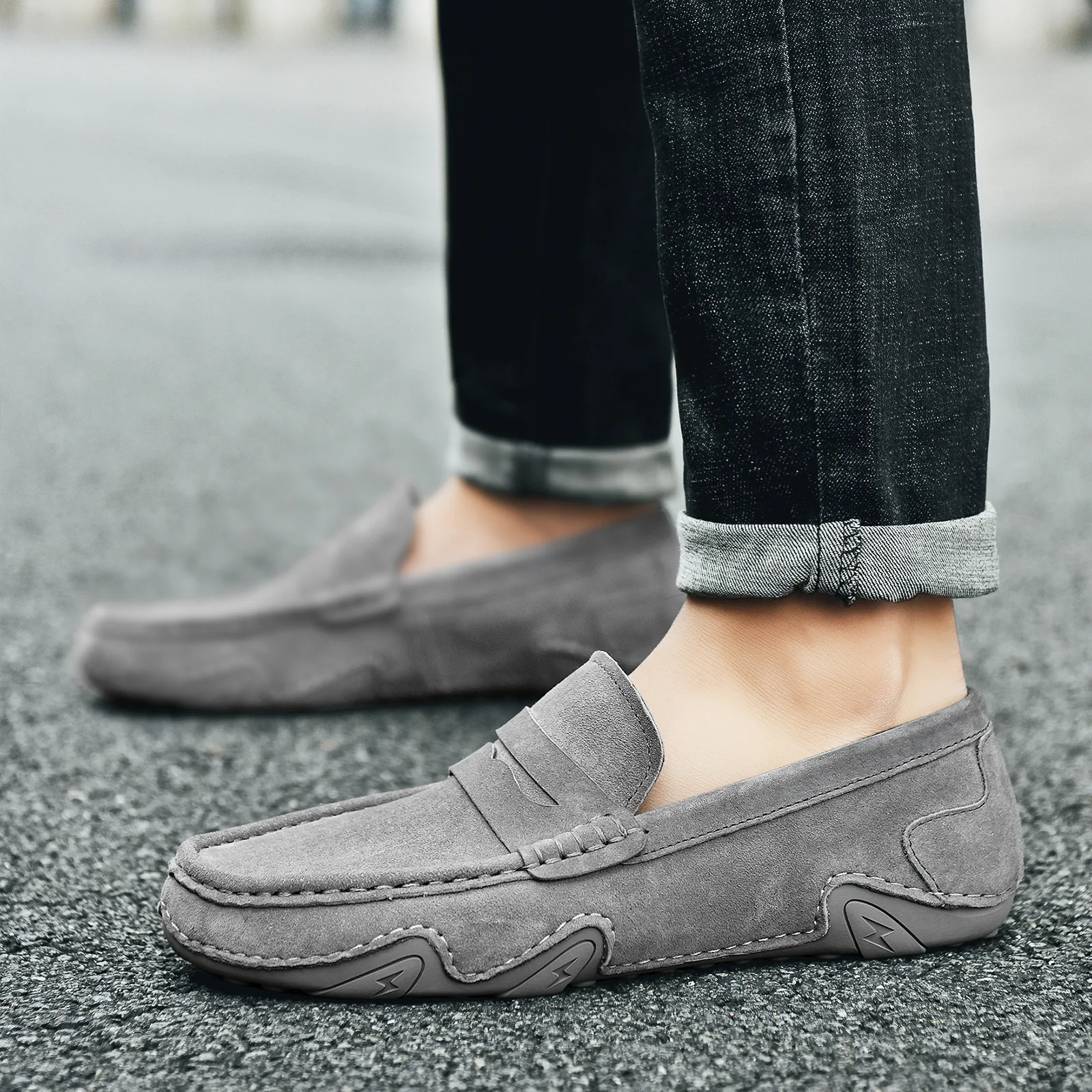 Top Layer Genuine Leather Suede Loafers Breathable and Comfortable Casual Driving Shoes Mens Shoes