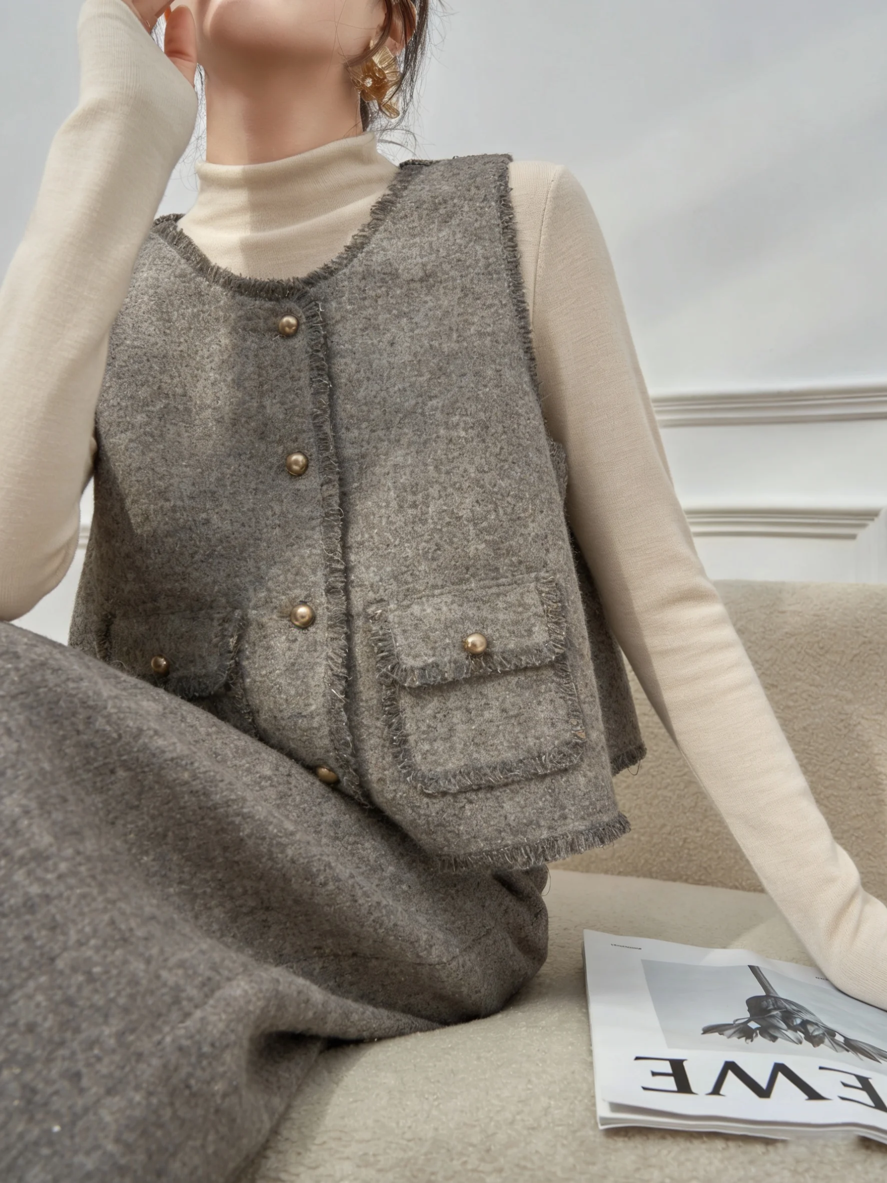 

Ретро-комплект: юбка с бахромой и жилет, женский, модный, весна 2026, с пайетками, с завышенной талией, для фигуры типа «груша», повседневный, свободный крой