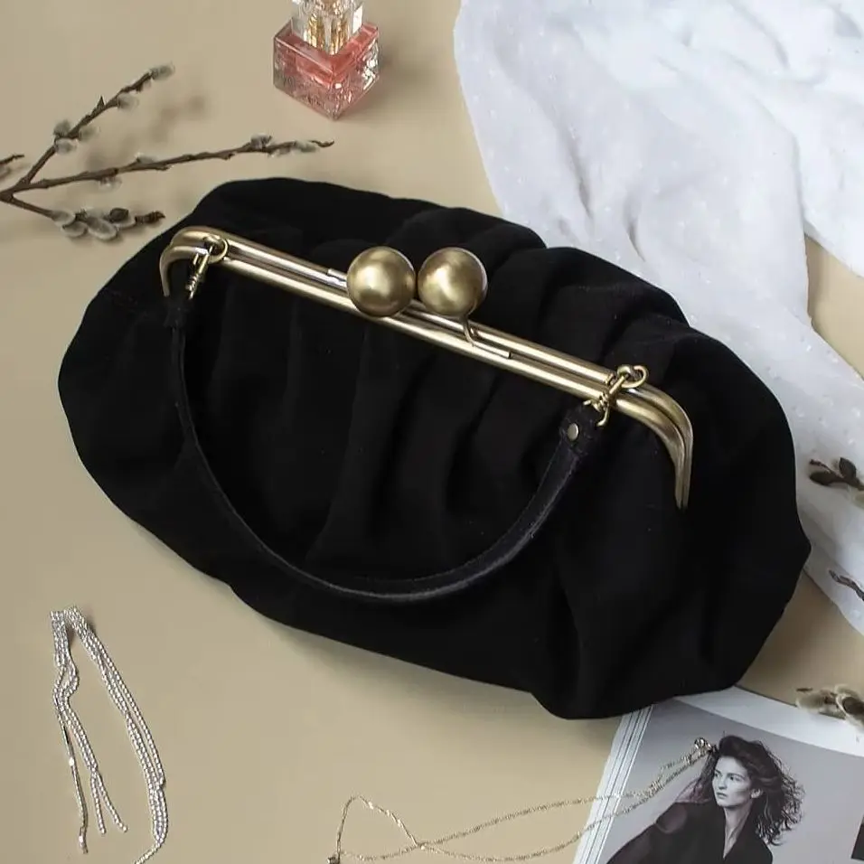 LOST IN VINTAGE Black Velvet Bag Clutch Kiss-lock Simple Soft Finish Voluminous and Spacious Shape Brass Fittings 38x20x10cm
