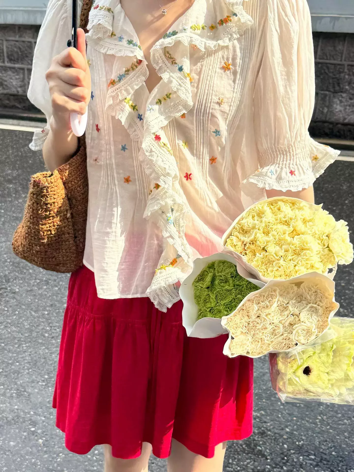 2026 Women's Flower Embroidery Blouse Top Lace Stitching Ruffled V-Neck Puff Sleeve Casual Female Shirt
