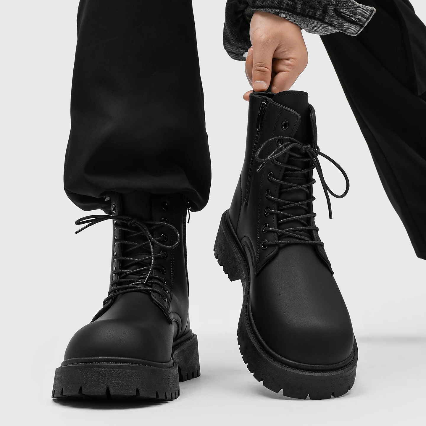 

Мужские стильные универсальные кожаные ботинки с противоскользящей износостойкой подошвой для активного отдыха и мотоциклов, с толстой подошвой для увеличения роста