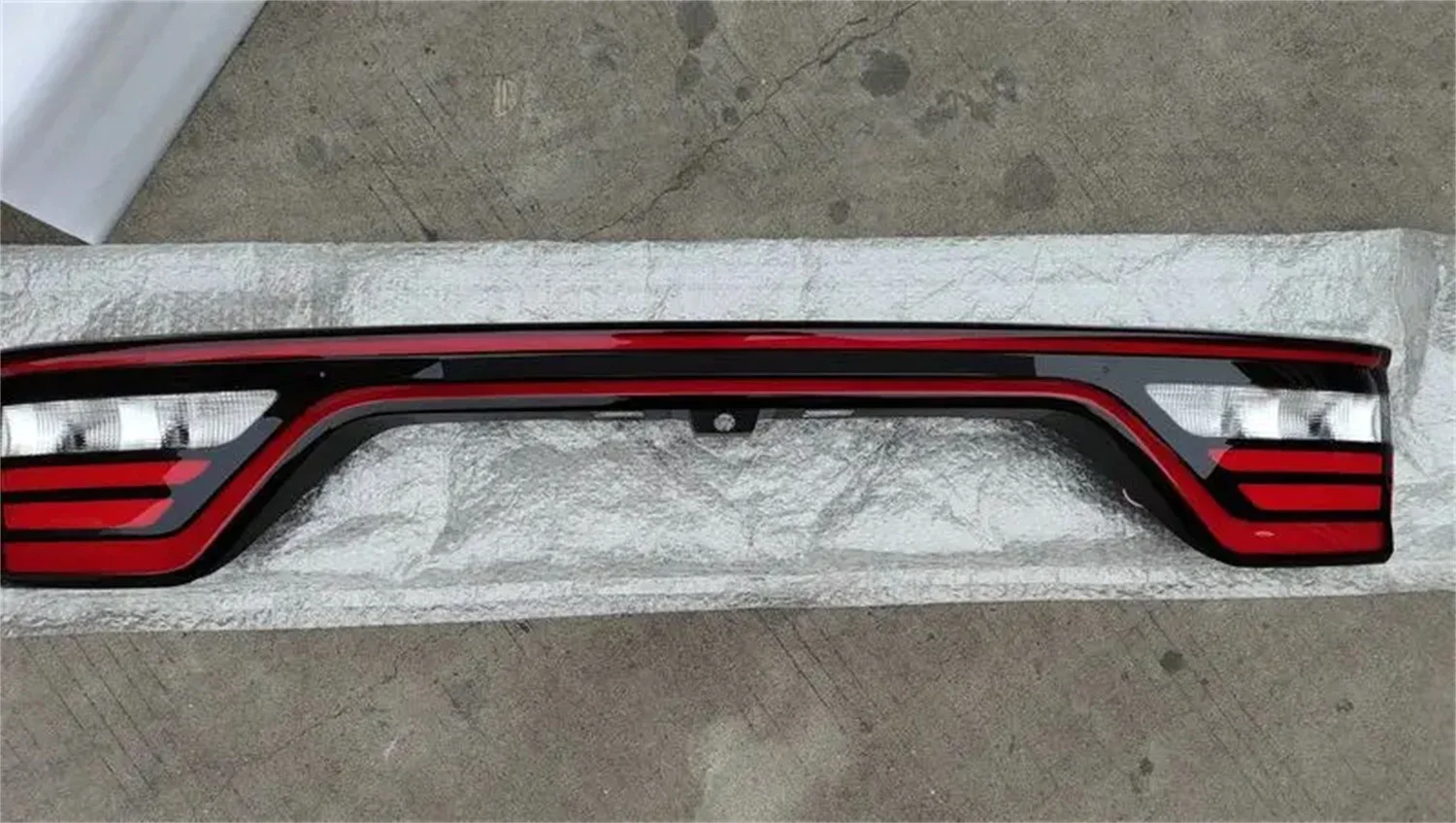 

LED Additional Light Center Taillight Assembly for DODGE Durango 2015