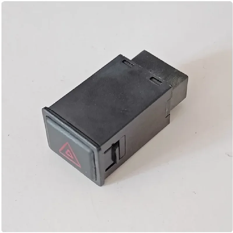 

Original Warning Light Switch For Faw N3 F1 Tj 7101b N3+ F4 4128100j80 High Quality