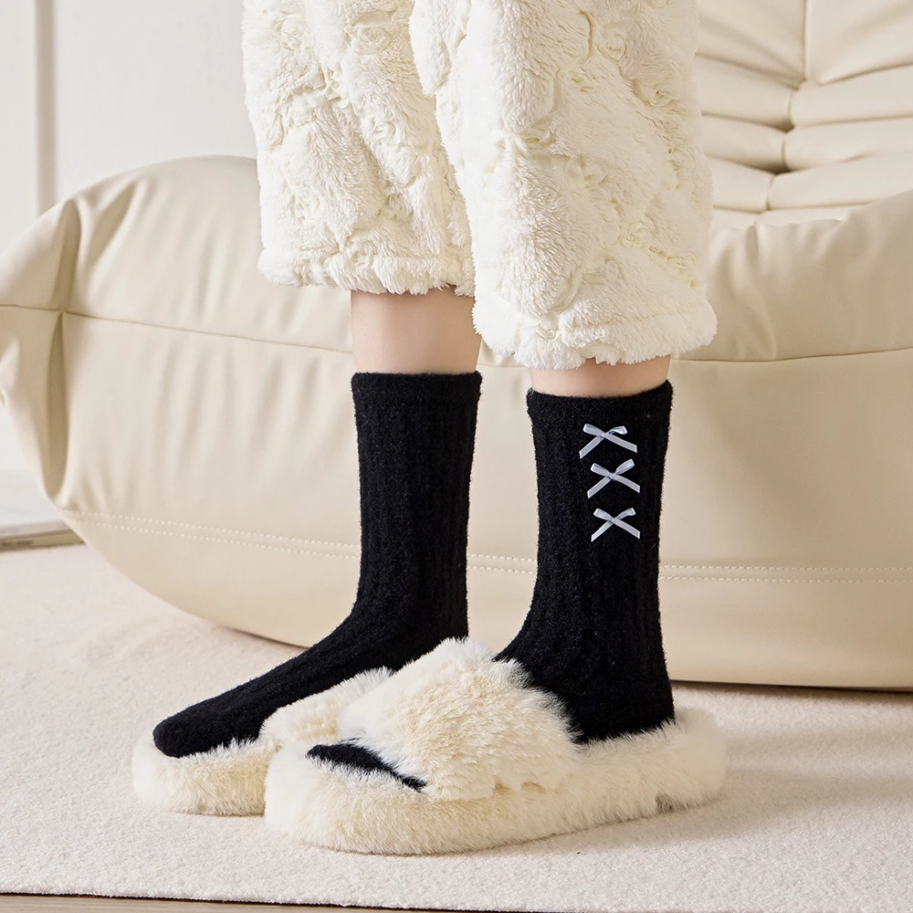 ผู้หญิงฤดูหนาวถุงเท้าสีทึบกลางถุงเท้า Thicken Home Sleep ถุงเท้าข้อเท้าอุ่น Bowknot ในครัวเรือนกิจกรรมถุงน่อง