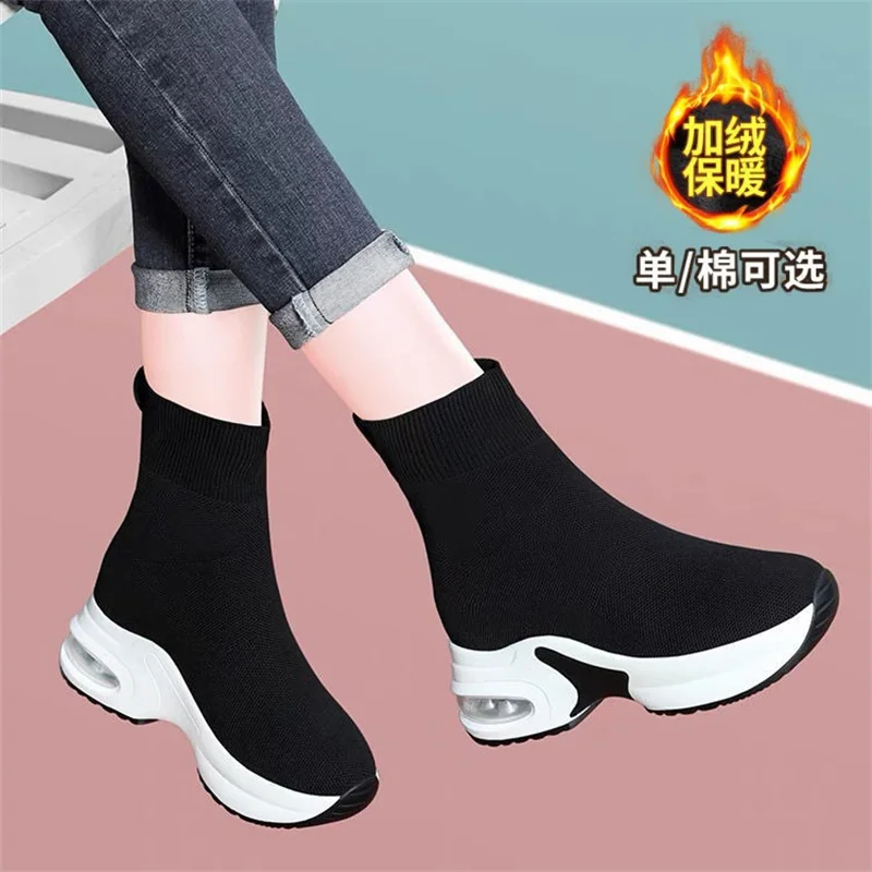 Altura interna meias botas para mulheres, fundo grosso, malha, elástico, fino, preto, versão coreana, sapatos de cano alto, outono