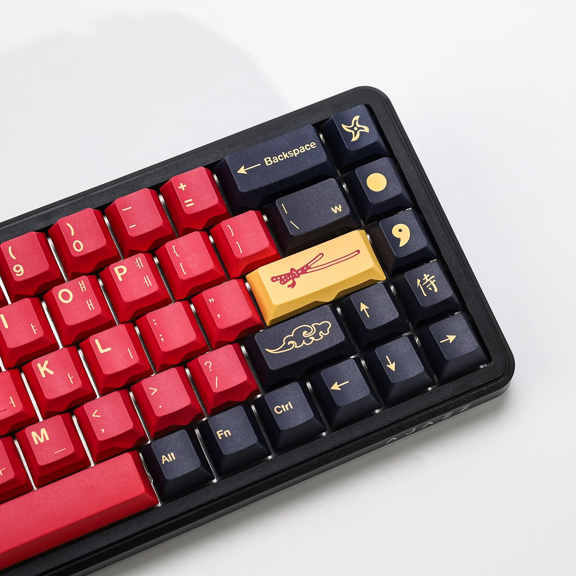 KBDiy Koreanische Tastenkappen Retro GMK Red Samurai Cherry Profile PBT Ailce Tastenkappen-Set für 60% Gaming Mechanische Tastatur – Detail 14