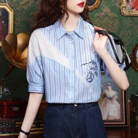 

2024 New Summer French Fashion Slim Fit Spliced Vertical Stripe Printed Pocket Shirt Design Versatile and Minimalist Top for Wom