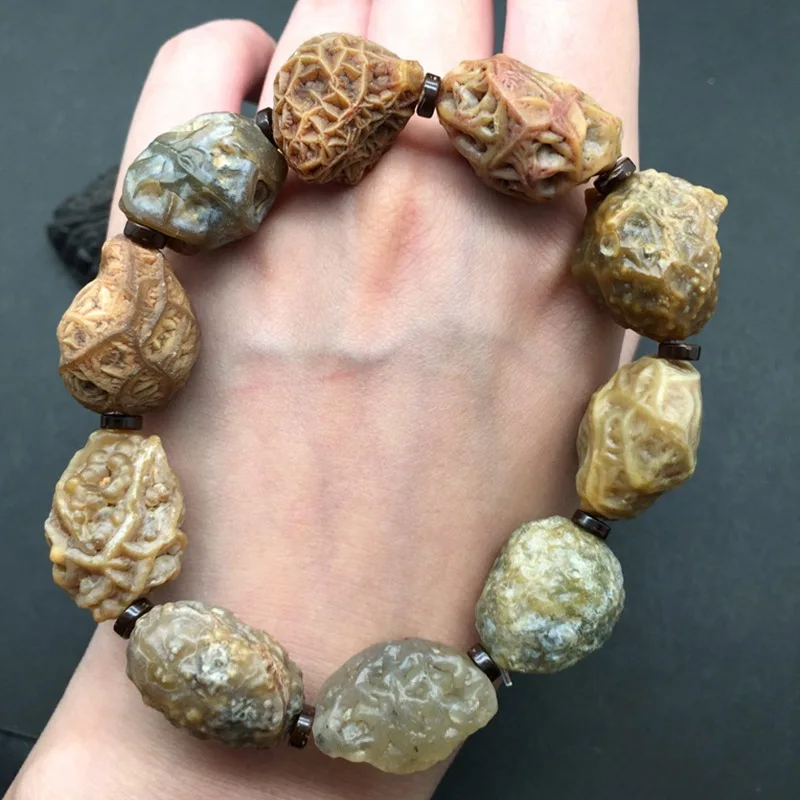 Xinjiang Inner Mongolia Alashan Gobi Rough Agate Tendon and Vein Stone with Shape Bracelet One Picture