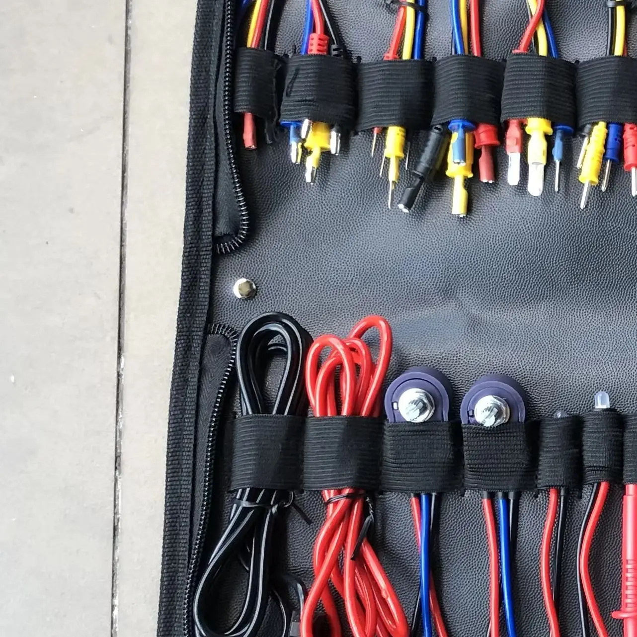 Universal wiring kit for automotive circuit testing harness with adjustable resistance simulator and non breakable test pins for