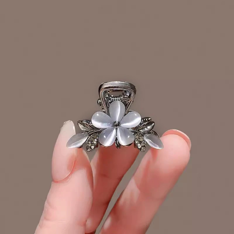 New Fashion Women\'s Hair Clips Small Grab Clip Metal Ponytail Clips Sweet Cute Shining Flower Side Barrettes Headwear