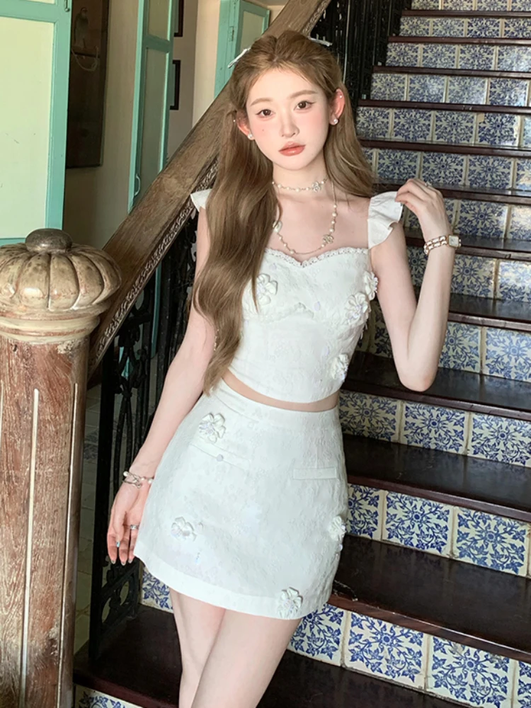 2024 French Sweet White Suit Women Summer 3D Flower Sequin Lace Stitching Flying Sleeve Top+A-Line Skirt Slim 2-Piece Set Tide