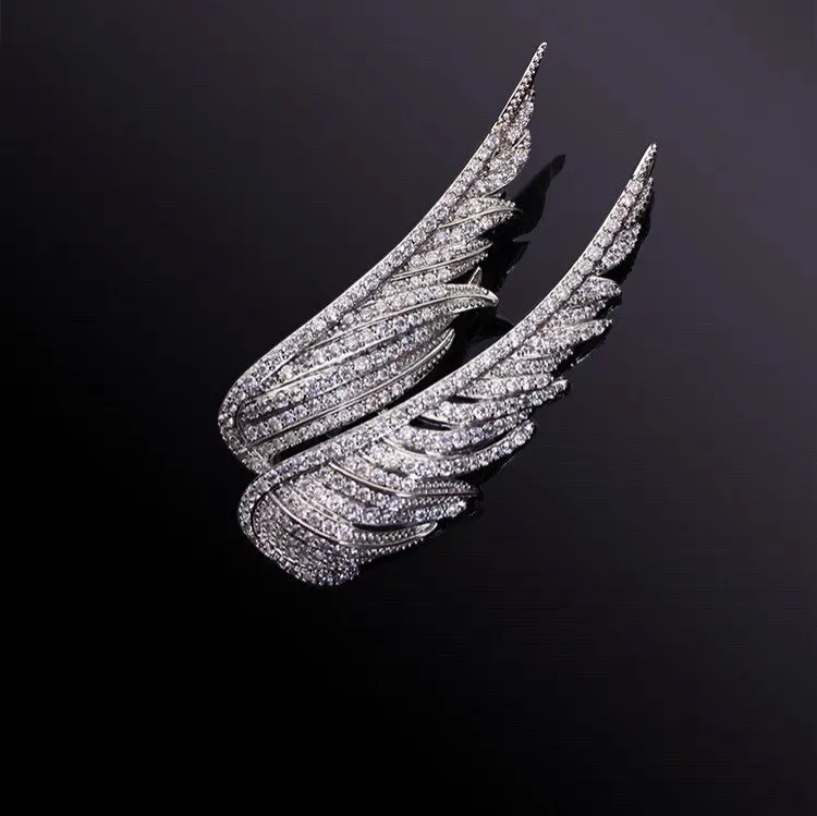 Korean Version of Fashionable and Minimalist Alloy Rhinestone Love Angel Wing Brooch Temperament Clothing Accessories