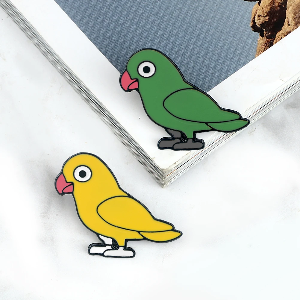 New Cute Green Yellow Parrot Brooches Cartoon Bird Enamel Pins Women Men Coat Lapel Pin Badges Jewelry Gift for Friend