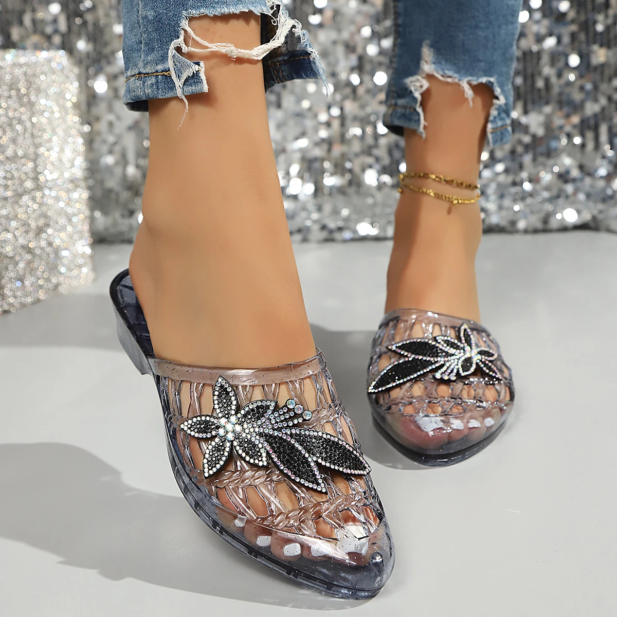 Sandales plates transparentes à paillettes et cristaux pour femme, style mule, bout pointu, semelles souples, idéales pour l'été et la plage