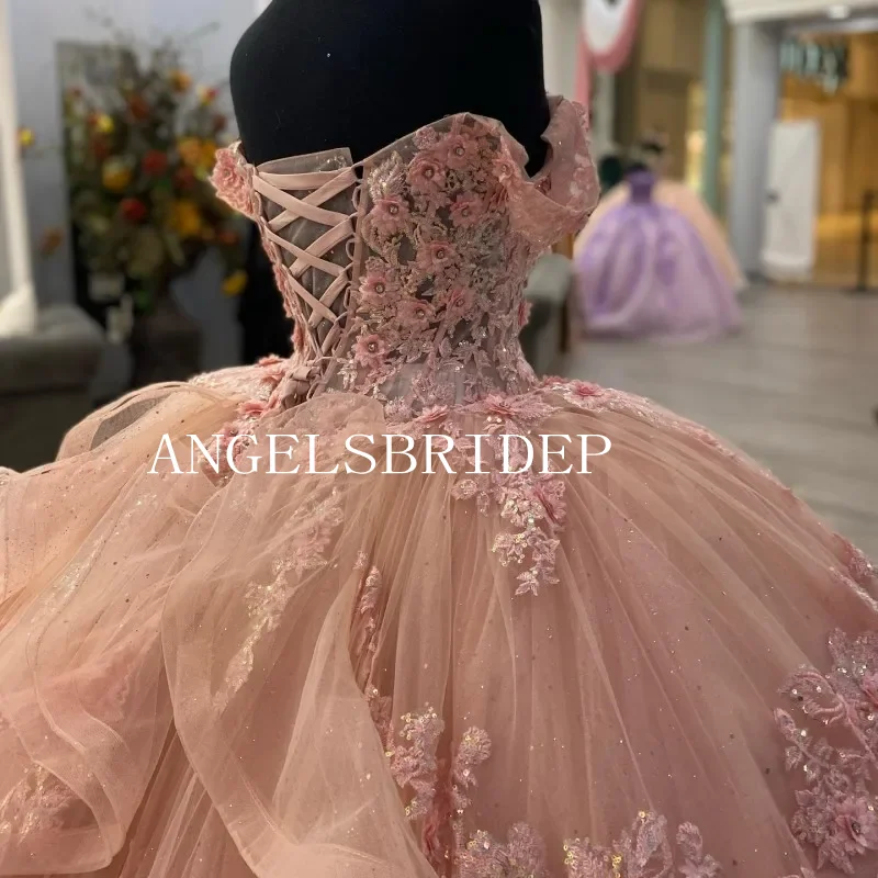 Angelsbride Błyszcząca różowa koronkowa suknia balowa z aplikacjami na ramiączkach Suknie Quinceanera Vestidos De 15 Años Quinceañeras