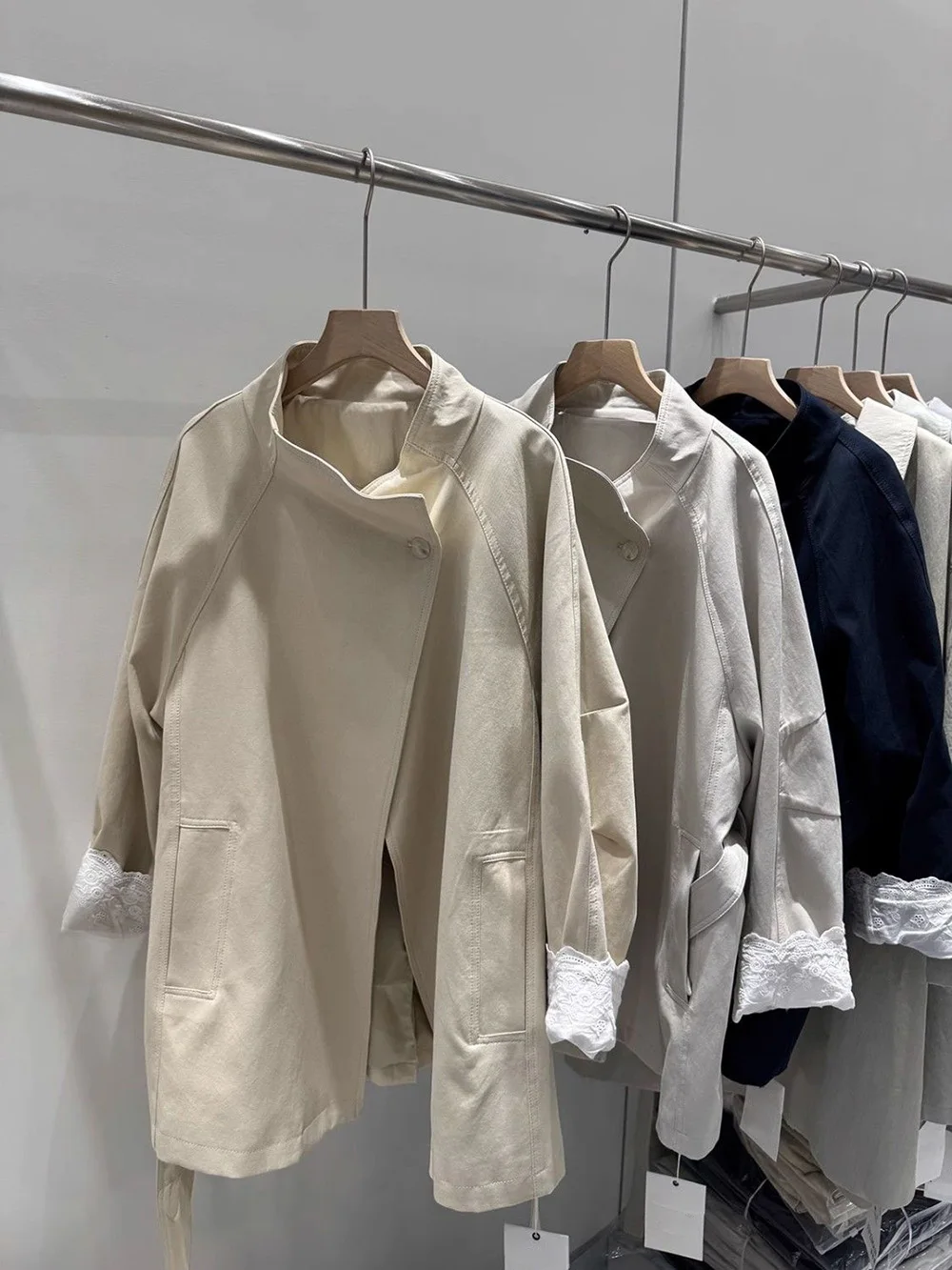 

Autumn Female Fashion Windbreaker Women's Trench Coat Long Sleeves 2025 New Korean Women Clothing Loose Top Lace Splicing Jacket