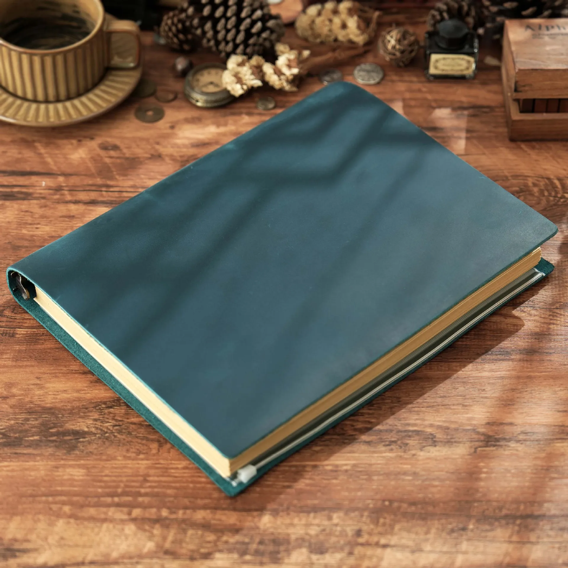 AIGUONIU Ringplaner aus echtem Leder im A4-Format mit 4-Loch-Binder, Retro-Notizbuch, vertikale Version, neutraler Notizblock, Skizzenbuch – Detail 11