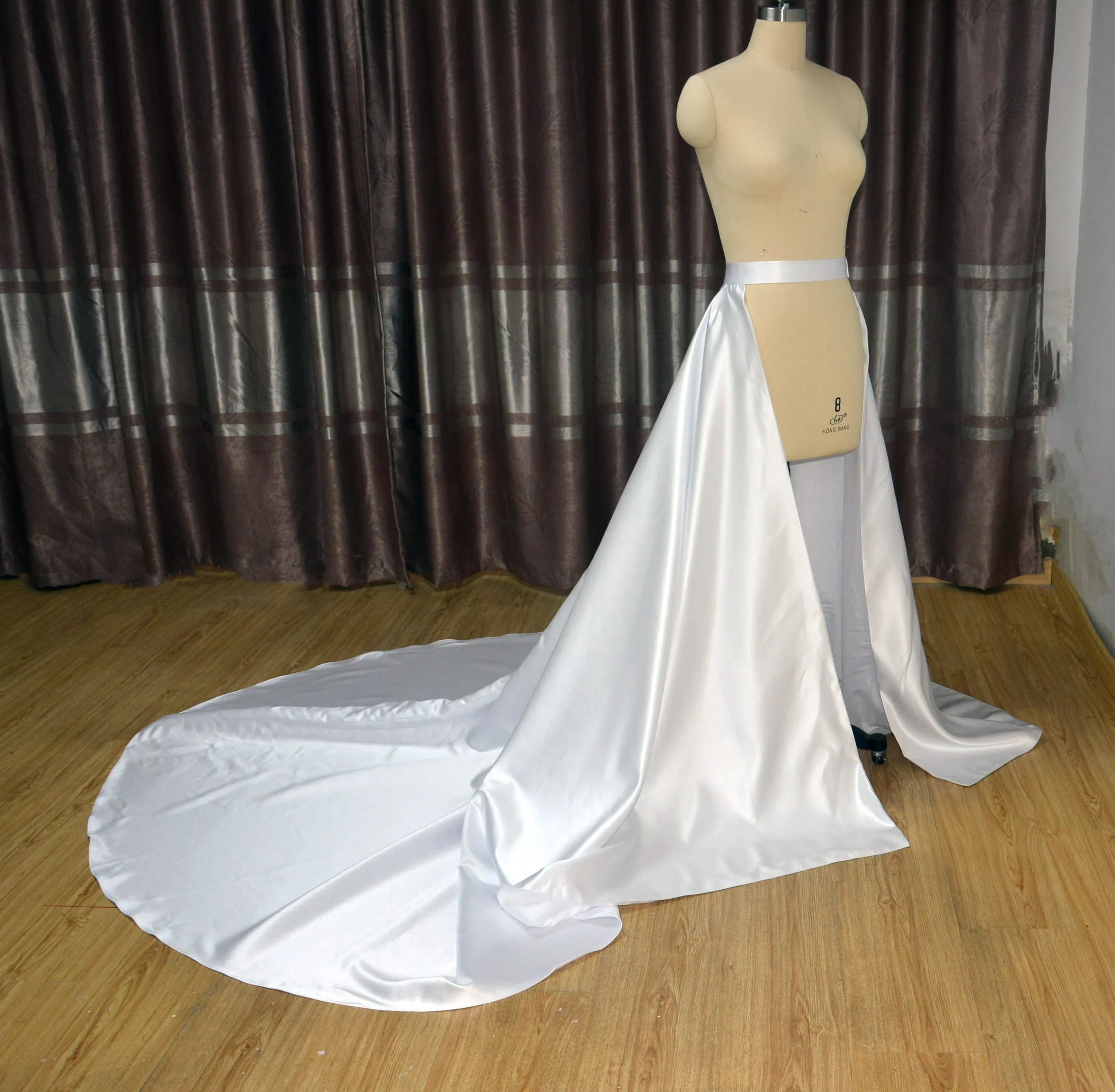 white Removable bridal dress overskirt, wedding satin detachable train Trains démontables Jupe amovible