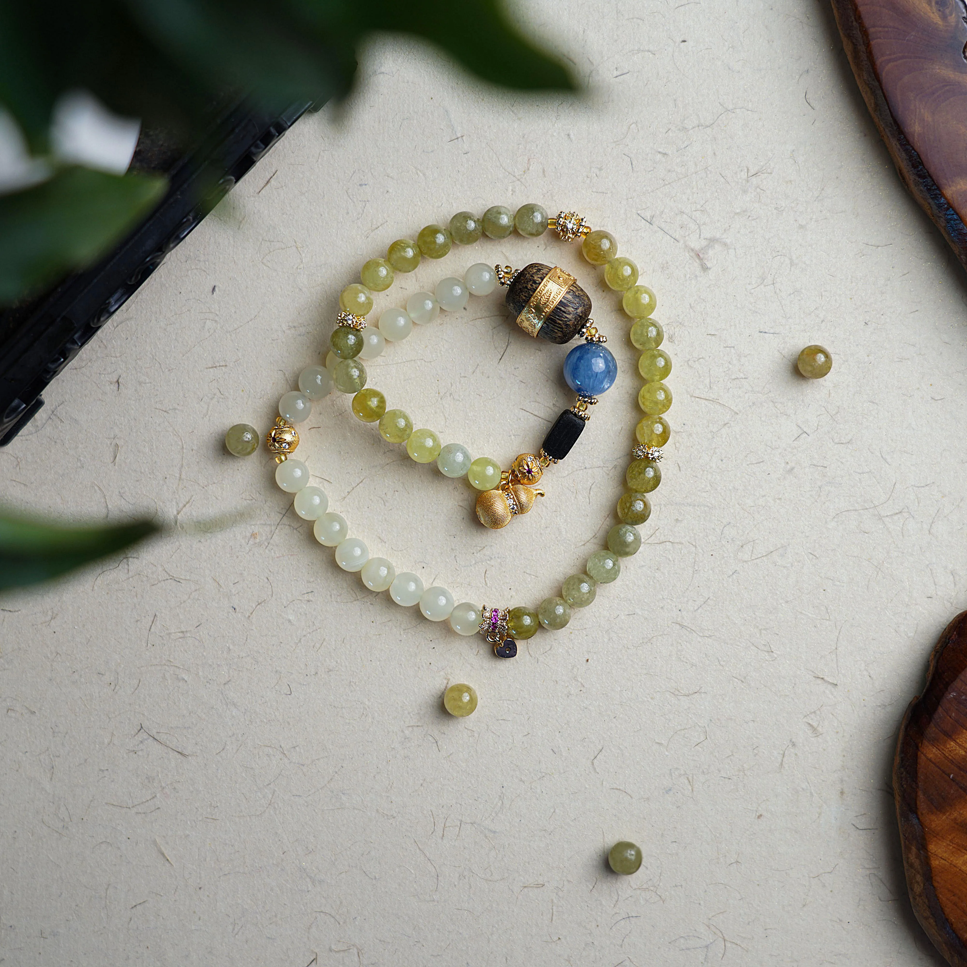 Sanxingdui - Jiqi (Extreme Qi) - Pulsera de granate tsavorita