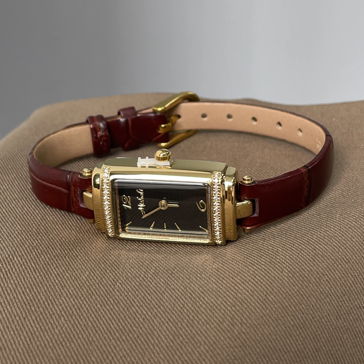 ساعة يد نسائية جديدة، طراز طوب ذهبي مربع، ساعة نسائية عالية القيمة وأنيقة، ساعة يد فنية احترافية جديدة. #4
