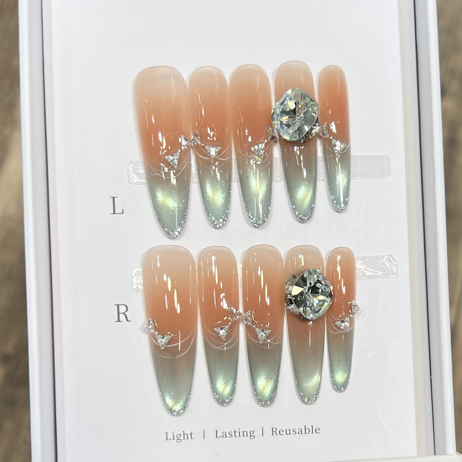 10 個トレンディな小剣偽爪グリッターフレンチ付け爪ラインストーン人工爪爪 DIY 装飾