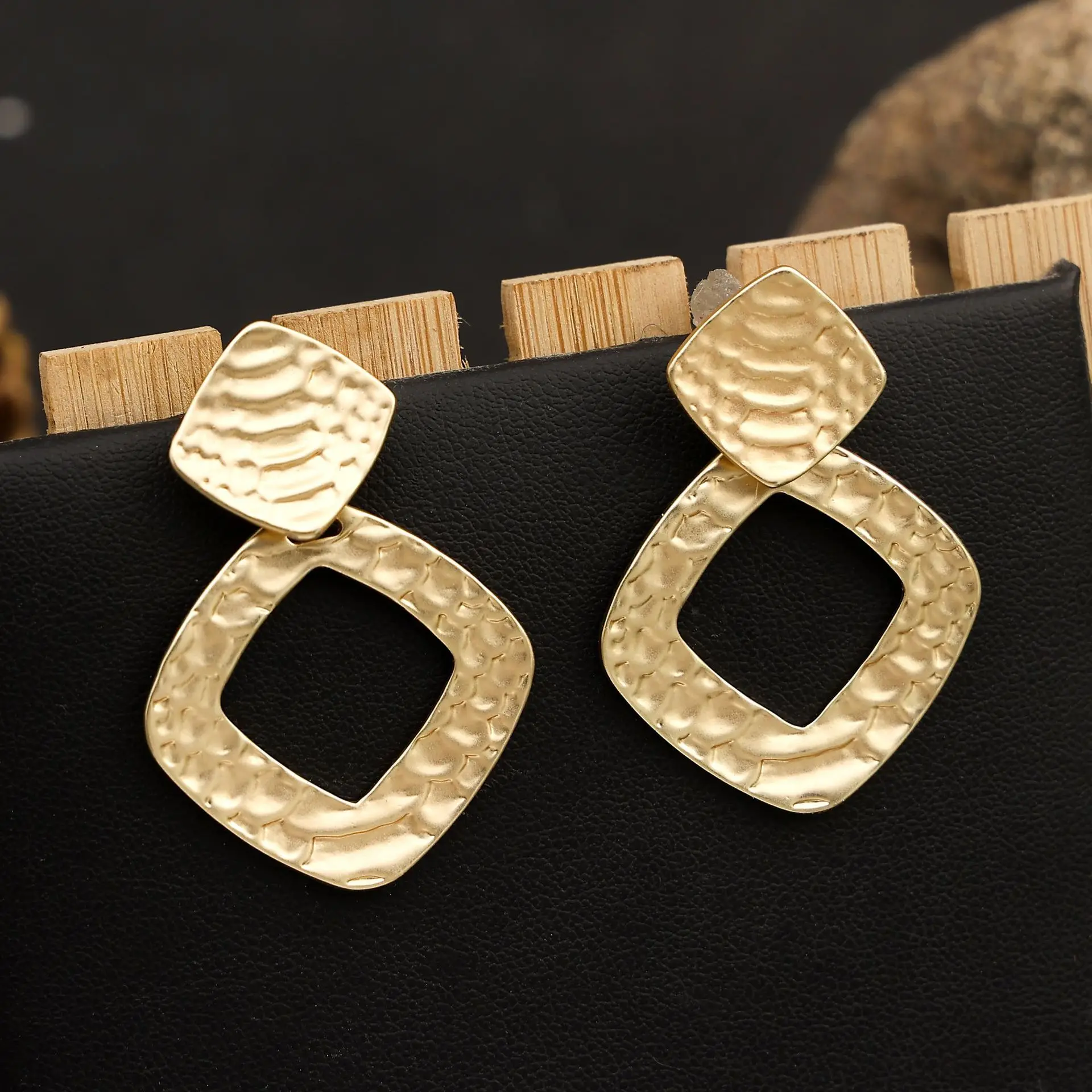 

DIY accessories new earrings European beautiful women's simple retro long high-grade exaggerated earrings jewelry wholesale