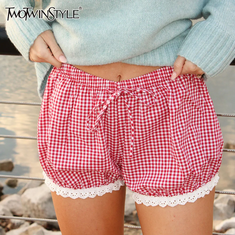 TWOTWINSTYLE Colorblock Losse Gesplitste Plaid Elegante Shorts voor Vrouwen Patchwork Lace Up Hoge Taille Korte Vrouwelijke Mode Kleding