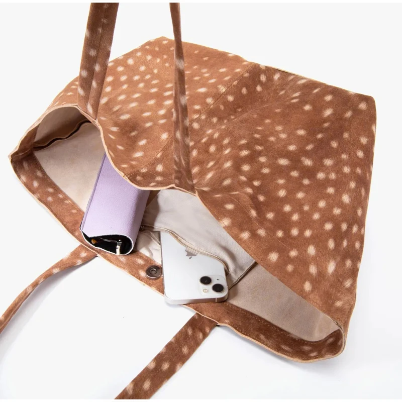 Retro Wildleder-Tasche mit Hirschmuster und Tupfen, Große Kapazität, Damen-Schultertasche, Alltagstasche für Arbeit und Einkauf, Einfach und Leicht – Detail 4