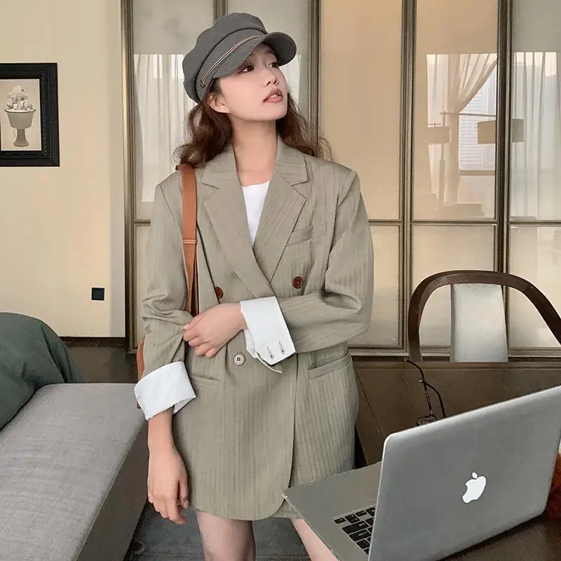HKSH Primavera Autunno Nuove donne Abiti a righe Tendenza Stile coreano Giacca con bottoni Elegante Casual Ins Gonna corta Set a due pezzi HK12645