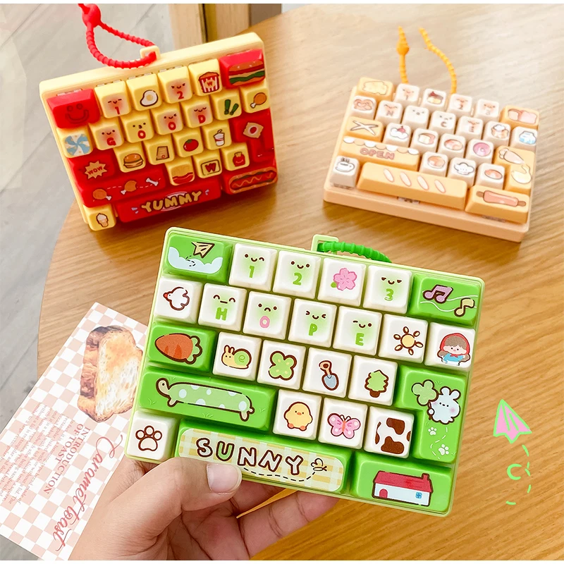 Cute Mini Keyboard Stress Reliever 26-key Mechanical Key Press Pendant Portable On-the-go Fidget Keychain For Boredom Relief