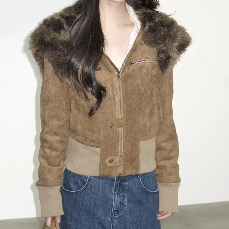 سترة قصيرة بقصة ضيقة مع ياقة كبيرة من الفرو وغطاء للرأس، معطف للخريف والشتاء