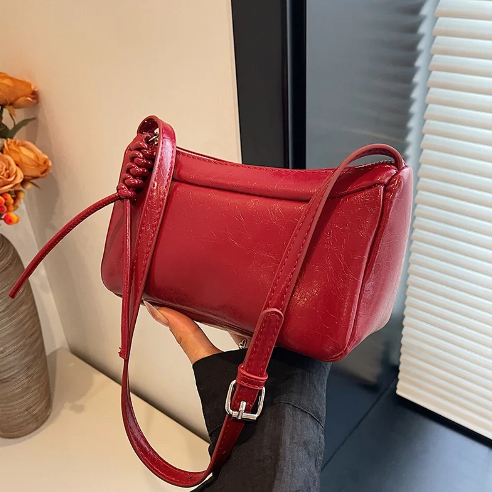 

Women New Burgundy Shoulder Bags Spring Summer Trendy Zipper Solid Color All-Match Crossbody Bag Chic Versatile Commuter Packs
