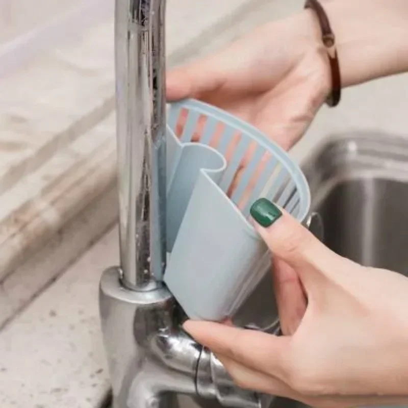 Abfluss Rack Waschbecken Kunststoff Hängenden Korb Racks Regal Auslauf Halter Schwamm Lagerung Küche Liefert Wasserhahn Rack