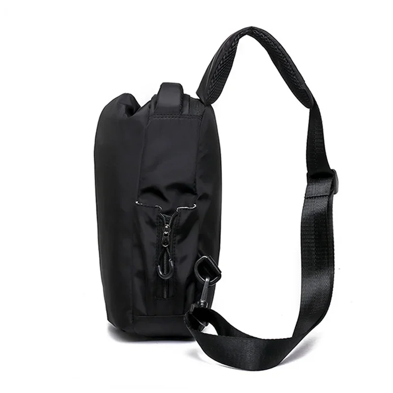 Man Shoulder Chest Bag Waterproof Oxford Crossbody Bags Anti-theft USB Shoulder Sling Bag Short Travel Messenger Chest Pack Male