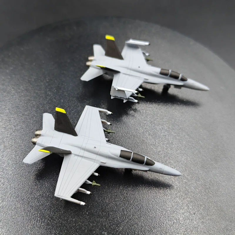 

2PCS Model F/A-18 Hornet Shipboard Aircraft 1/350 1/400 1/700 Scale F18 Strike Fighter Resin Decoration for DIY Micro Landscape