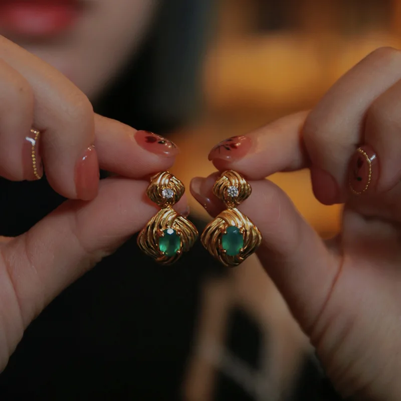 Original Design Retro Green Gemstone earings stud High Grade chic luster Light Luxury earrings for women Wedding Jewelry Gifts