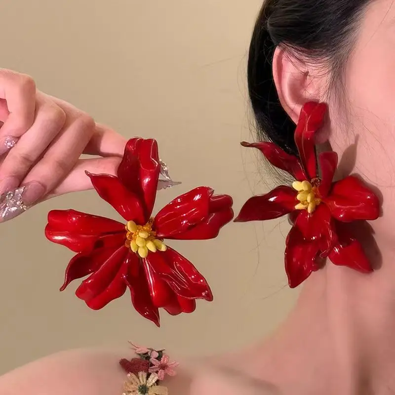 Vintage Metal Large Red Flowers Earrings for Women Girls Exaggerated Personality Trendy Holiday Jewelry Party Accessories