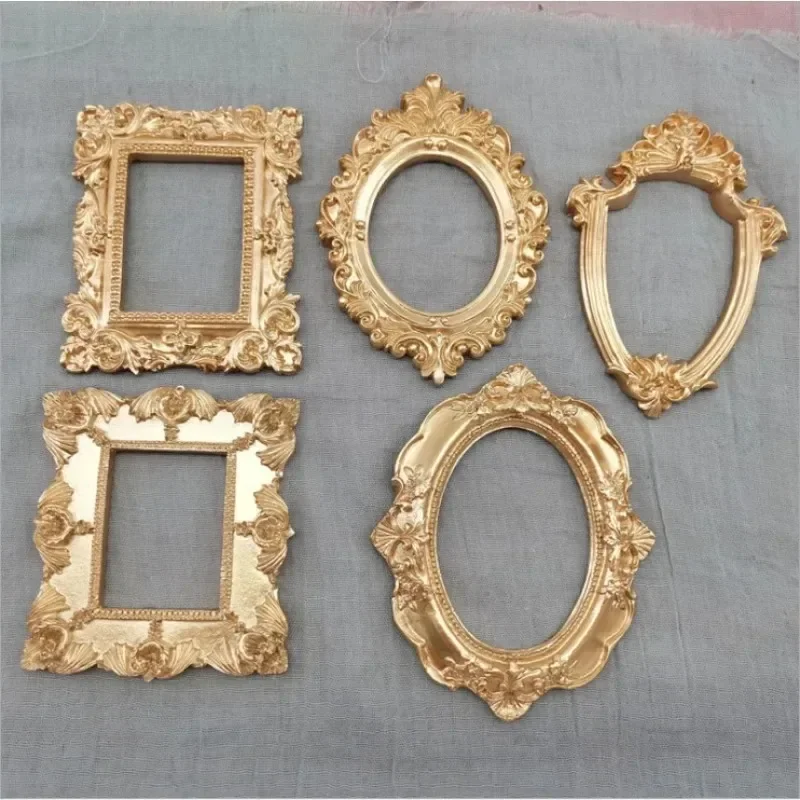 Golden Retro Photo Frame Ornaments Vintage Small Jewelry Positioning Frame Jewelry Display Props Home Decoration Living Room