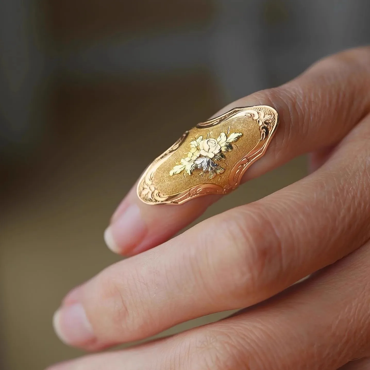 

Golden Rose Finger Cuff Ring Luxury Retro High Grade Tail Rings Fashion Gold Color Flower Finger Band Women Trendy Jewelry
