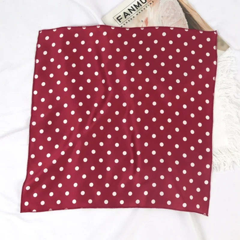 Nuova sciarpa quadrata traspirante moda donna Dot sciarpe con collo piccolo Office Lady Hair Band Foulard fazzoletto a mano scialle Bandana femminile