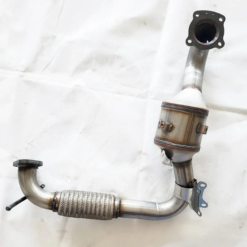 كفاءة المحرك الاحترافية للسيارة المعدنية ثلاثية الاتجاهات تناسب المباشر المحول الحفاز لـ Fo-rd Focus 1.0/Eco-Sport 1.0T