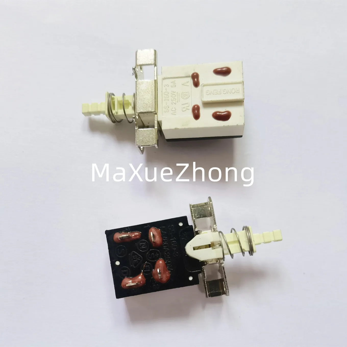 Original new 100% power amplifier box power switch button switch SS-160-3 5A 250V installation hole distance 25mm